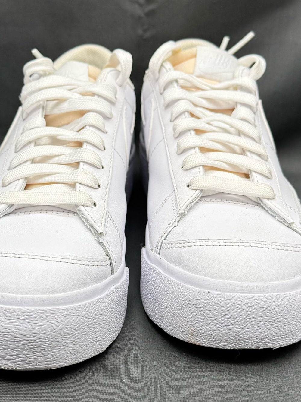 Nike Blazer Low LE  women sneakers triple white leather - Picture 3 of 7